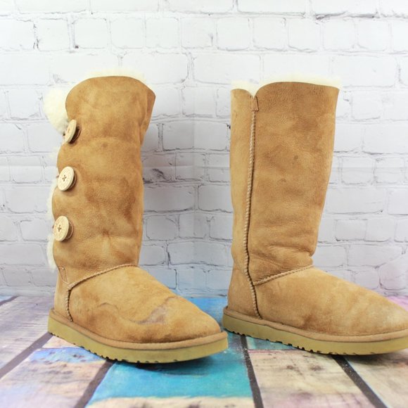 UGG Bailey Triplet Button Sheepskin Boots Size 7 - Picture 3 of 10
